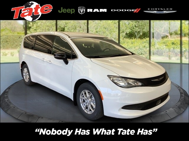 2026 Chrysler Voyager LX's photo