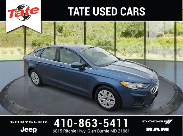 2019 Ford Fusion S's photo