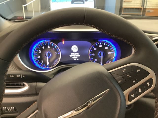2026 Chrysler Pacifica Pinnacle - Photo 16