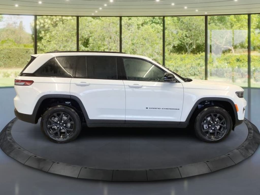 New 2025 Jeep Grand Cherokee Altitude X Sport Utility
