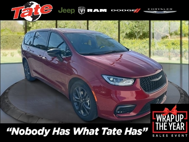 2026 Chrysler Pacifica Select's photo