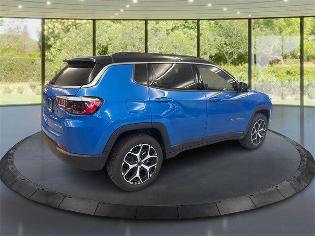 2026 Jeep Compass Limited Altitude photo 3