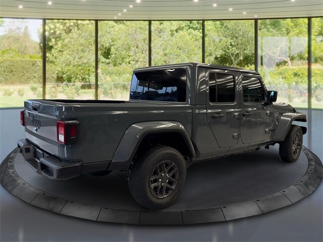 2025 Jeep Gladiator Sport S photo 3