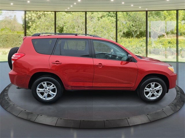 2012 Toyota RAV4 photo 2