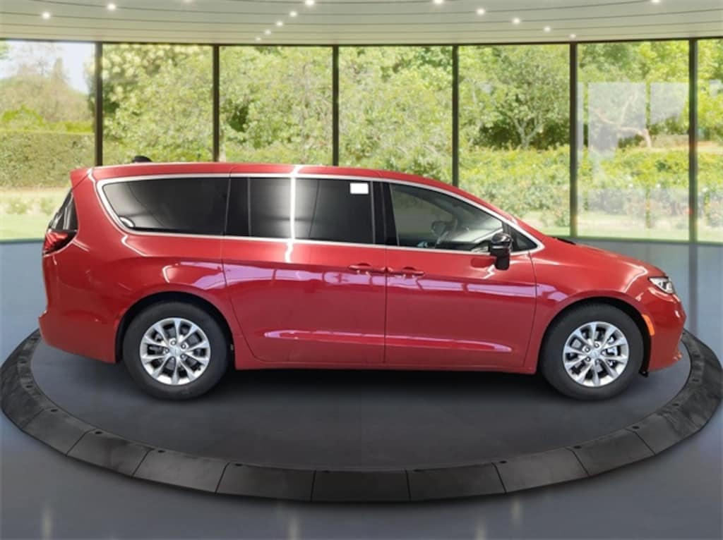 New 2026 Chrysler Pacifica Limited Passenger Van