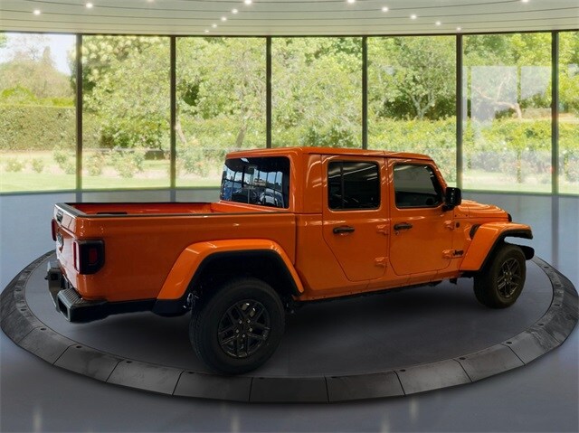 2025 Jeep Gladiator Sport photo 3