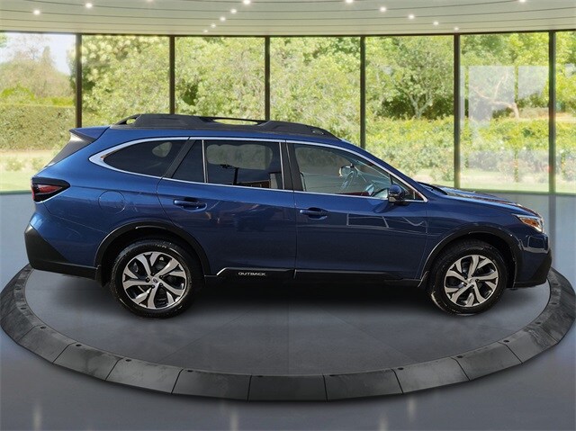 2022 Subaru Outback Limited XT photo 2