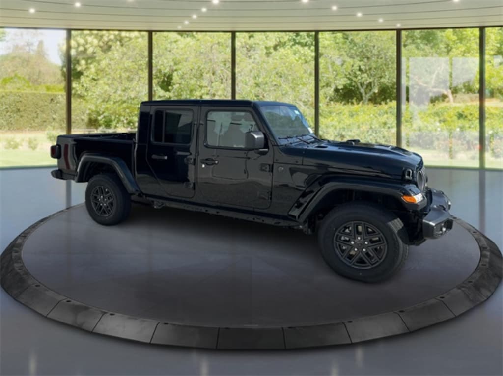 New 2025 Jeep Gladiator Sport Pickup