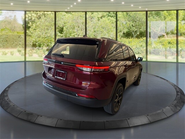 2025 Jeep Grand Cherokee Altitude X photo 3