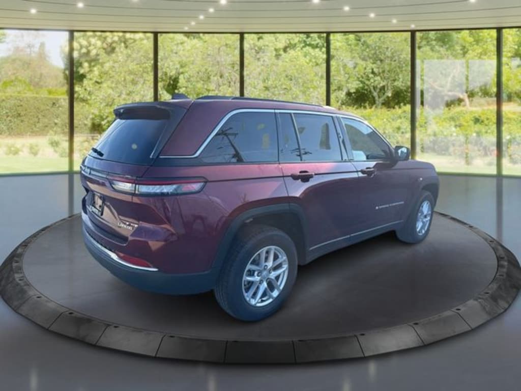 New 2025 Jeep Grand Cherokee Laredo X Sport Utility