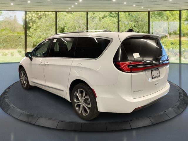2026 Chrysler Pacifica Pinnacle - Photo 6