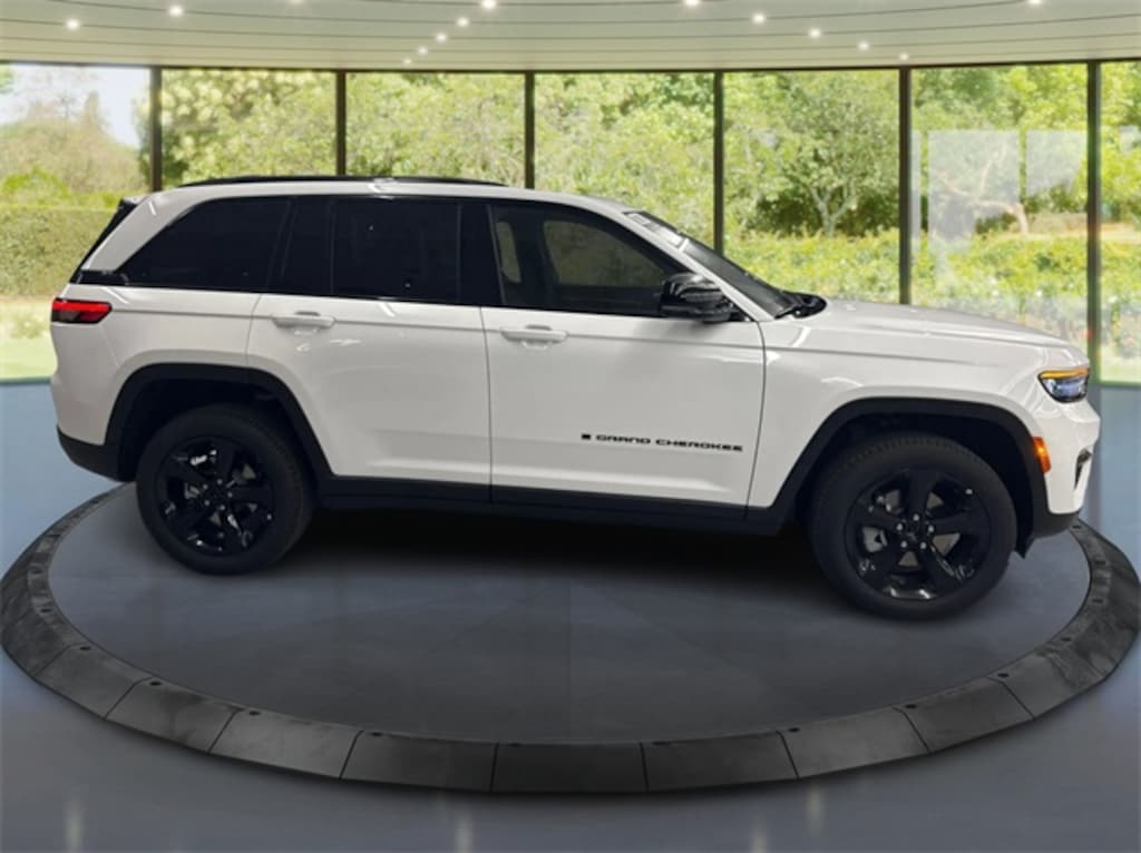 New 2025 Jeep Grand Cherokee Limited Sport Utility