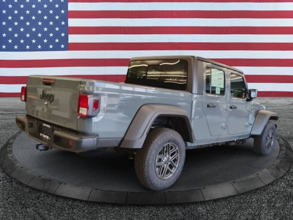 New 2026 Jeep Gladiator Sport Pickup