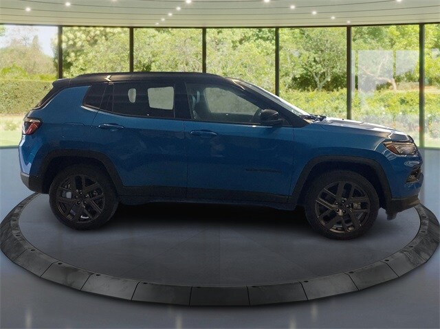2026 Jeep Compass Limited Altitude photo 2