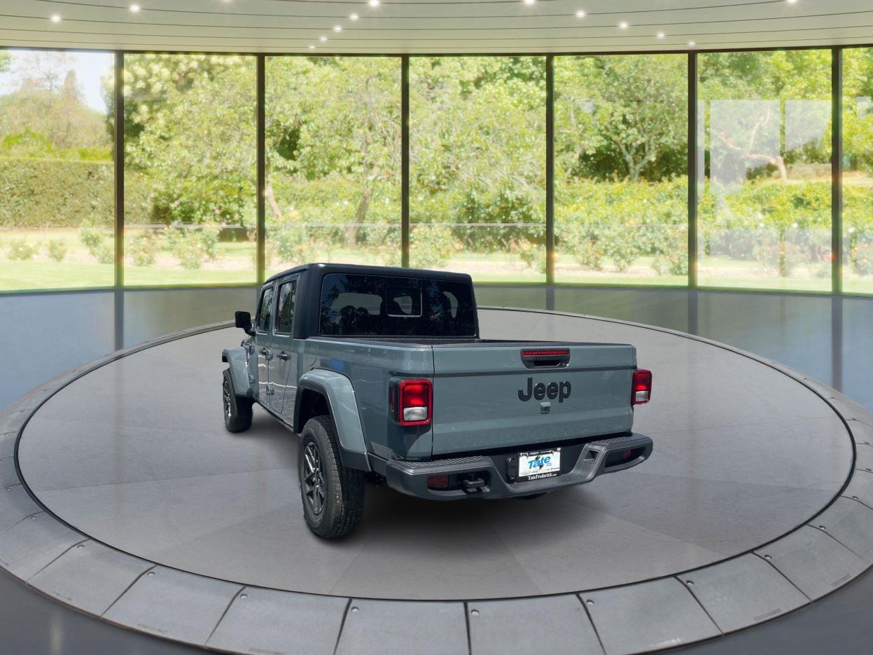 2025 Jeep Gladiator Sport S photo 2
