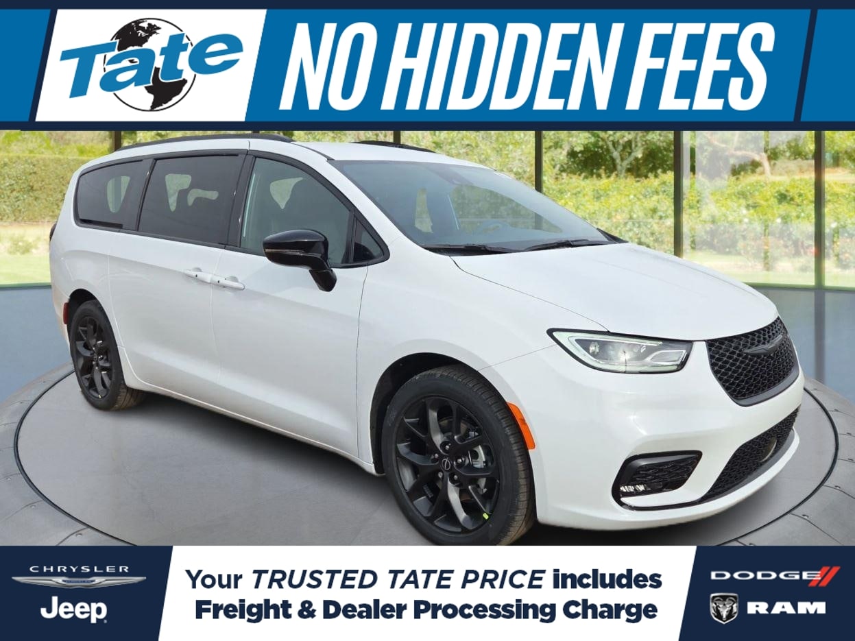 2026 Chrysler Pacifica Select's photo