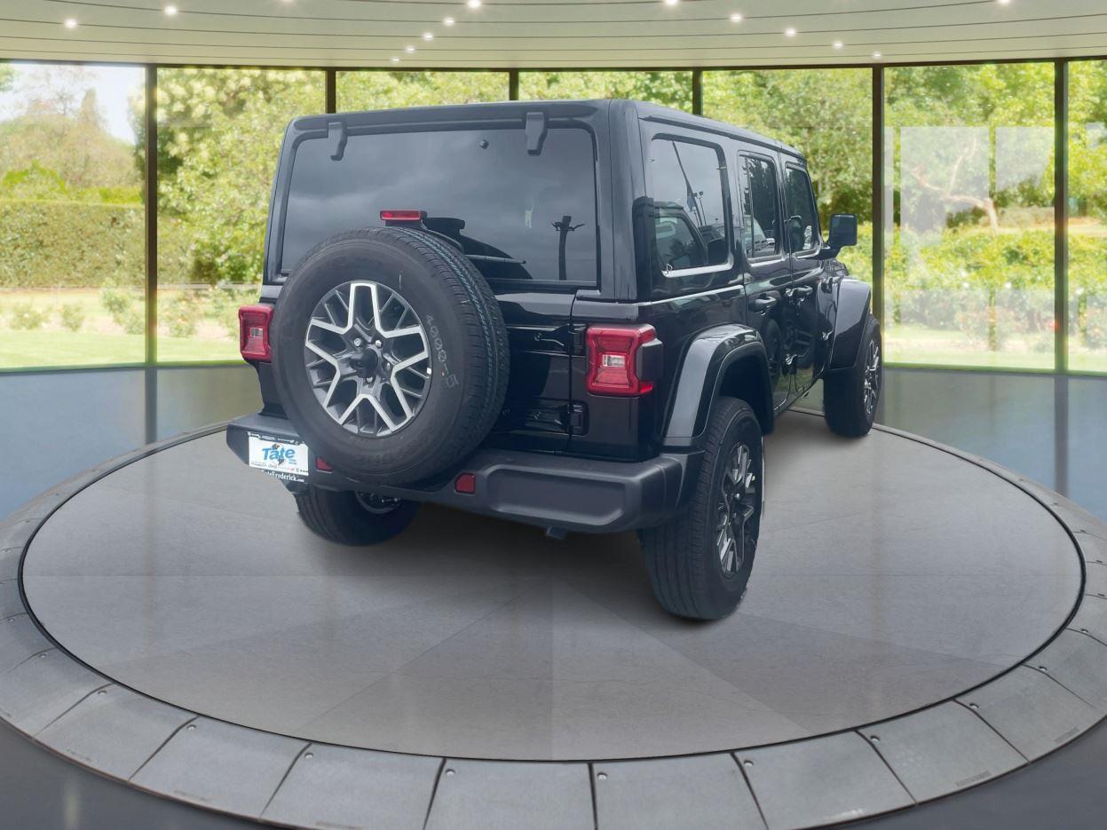 2025 Jeep Wrangler Sahara photo 2