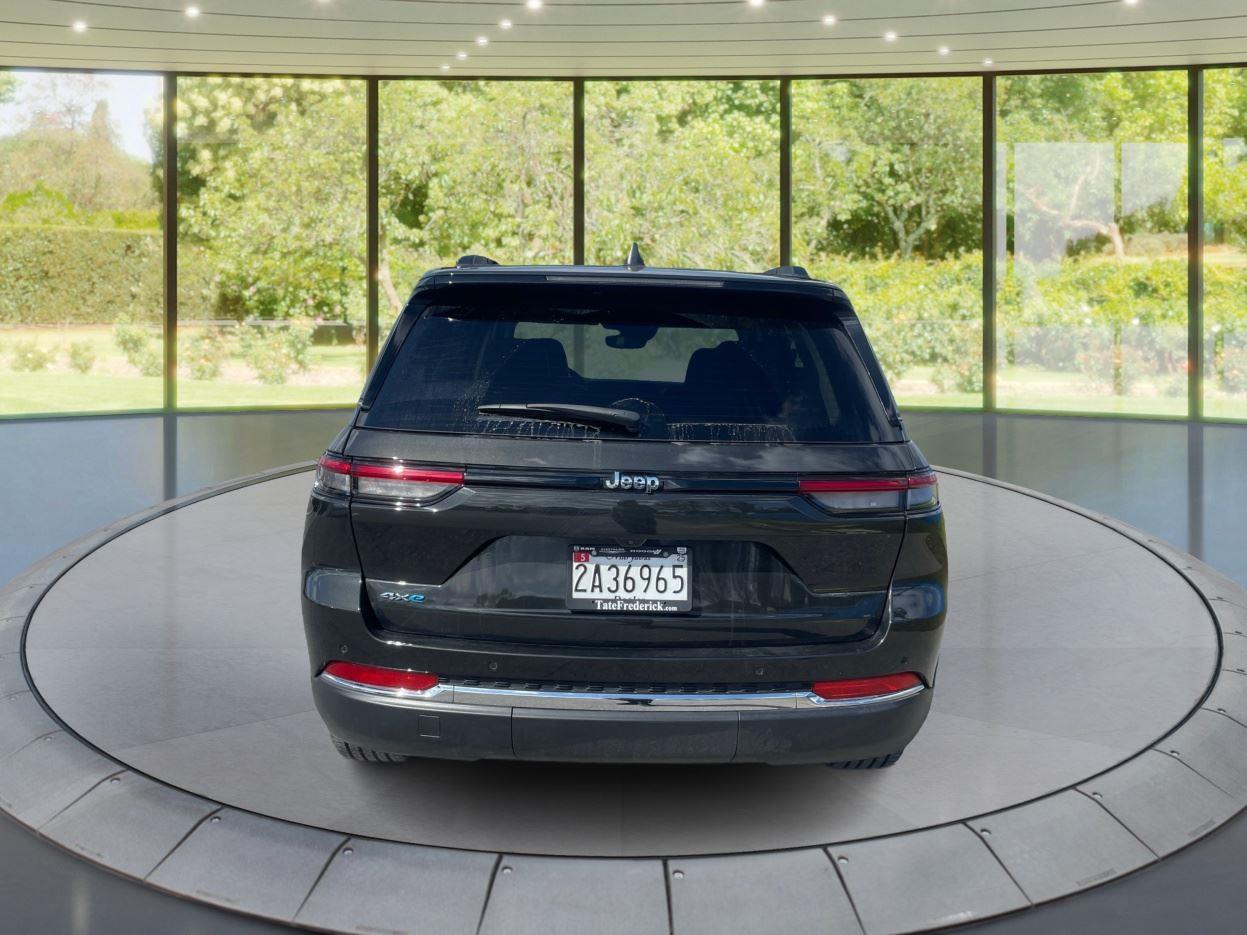2023 Jeep Cherokee 4xe Sport photo 4