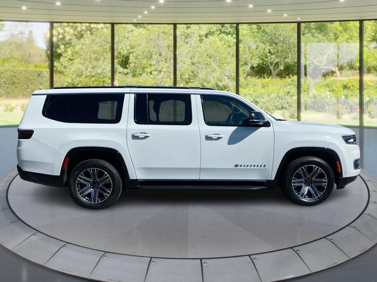 2024 Jeep Wagoneer L Series II photo 2