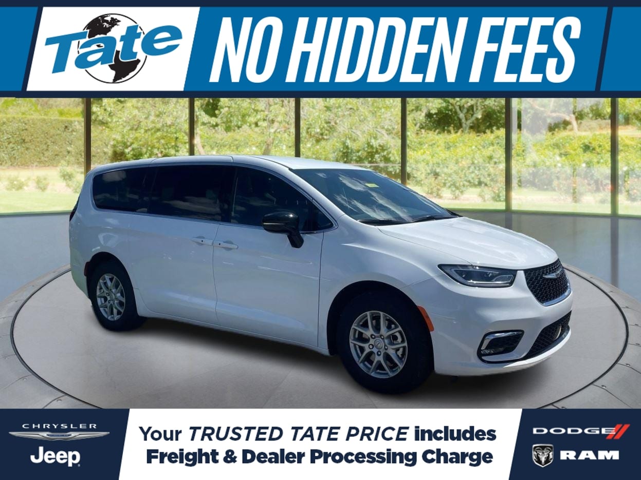 2026 Chrysler Pacifica Select's photo
