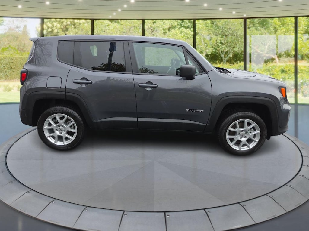 Used 2023 Jeep Renegade Latitude SUV