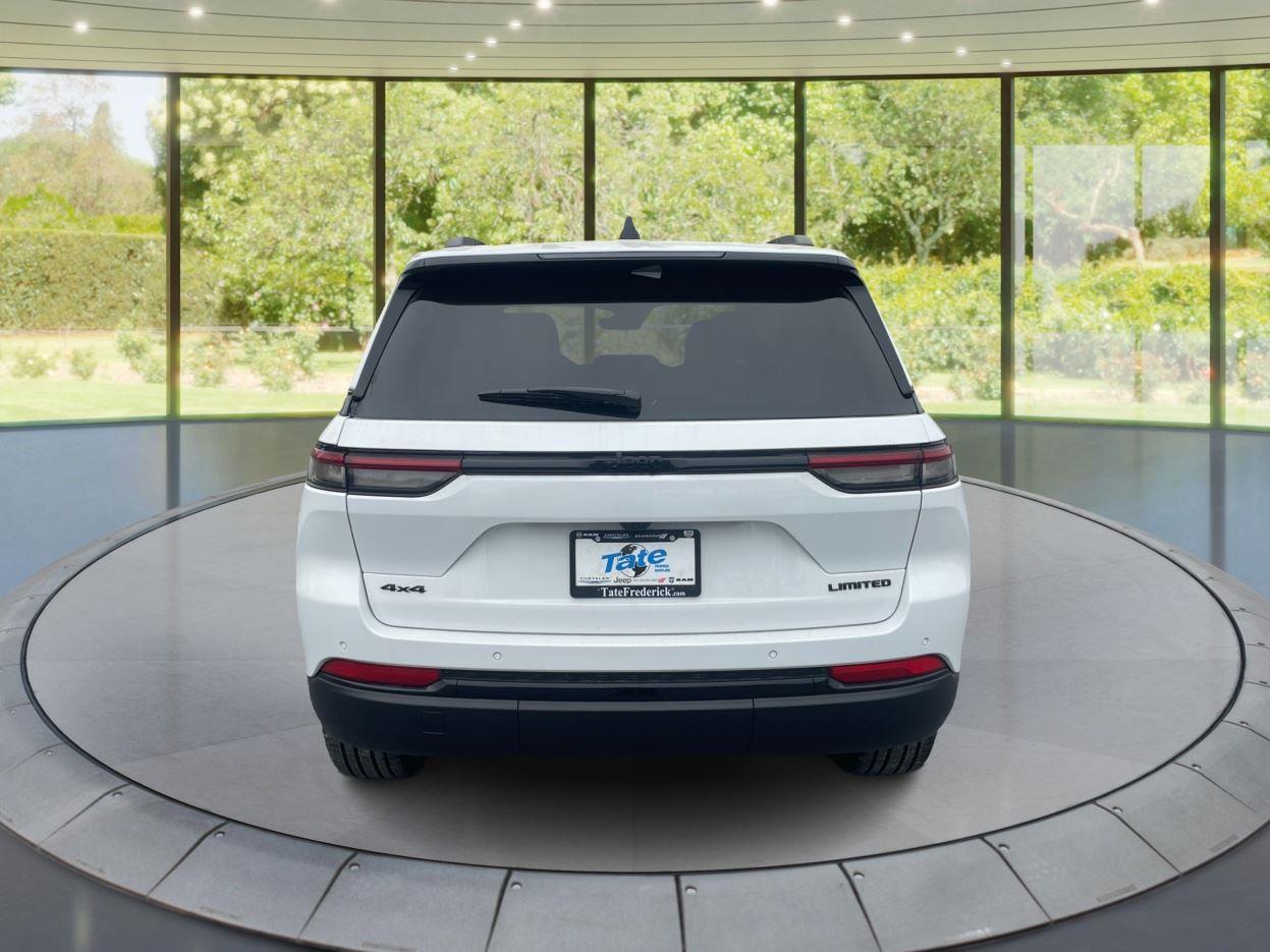2025 Jeep Grand Cherokee Limited photo 4