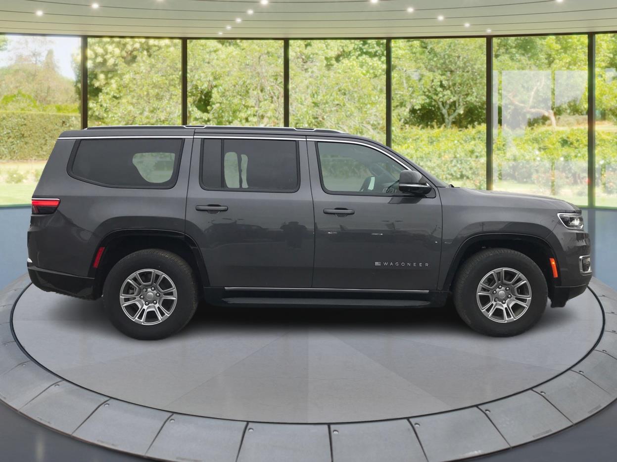 2024 Jeep Wagoneer photo 2