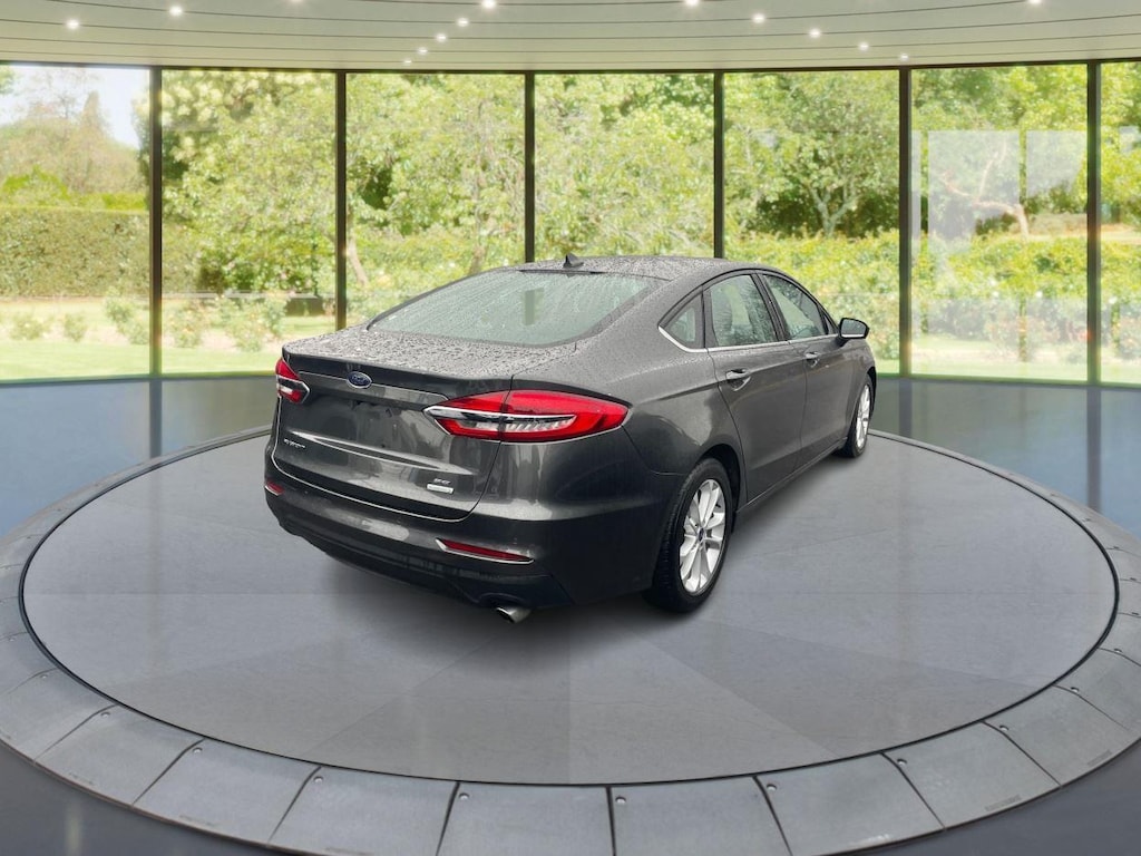 Used 2019 Ford Fusion SE Sedan