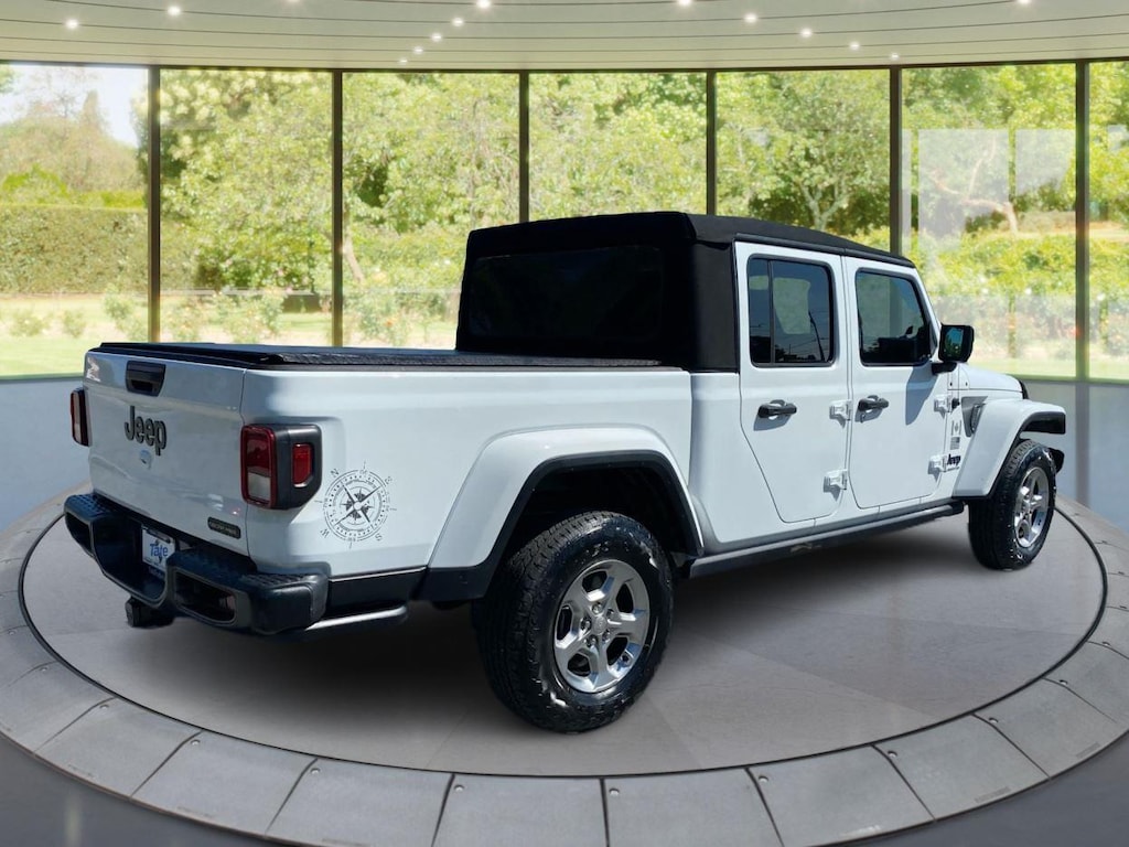Used 2021 Jeep Gladiator Freedom Truck