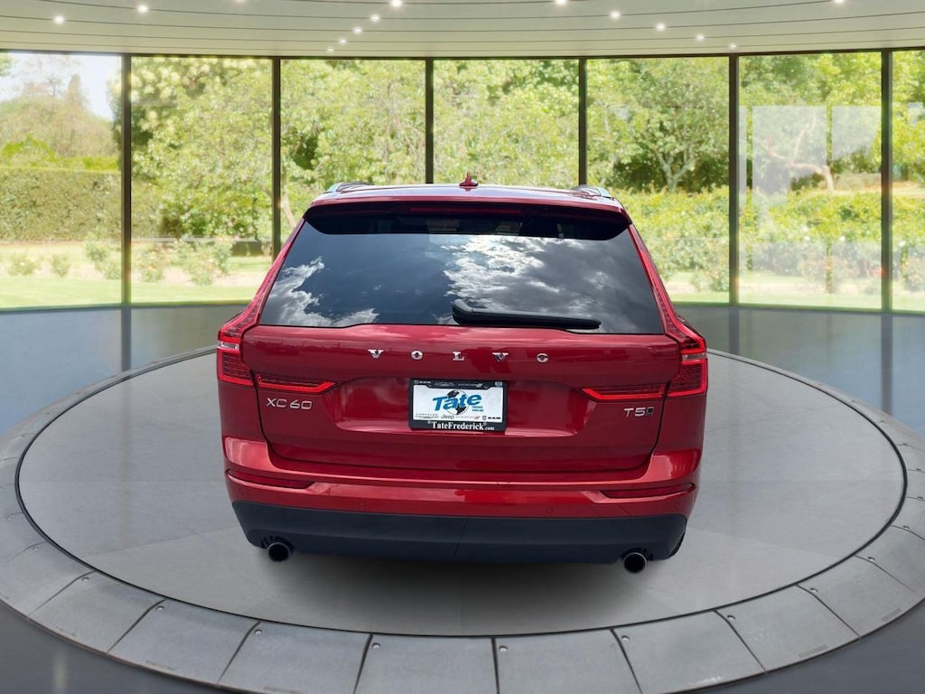 Used 2021 Volvo XC60 Momentum SUV