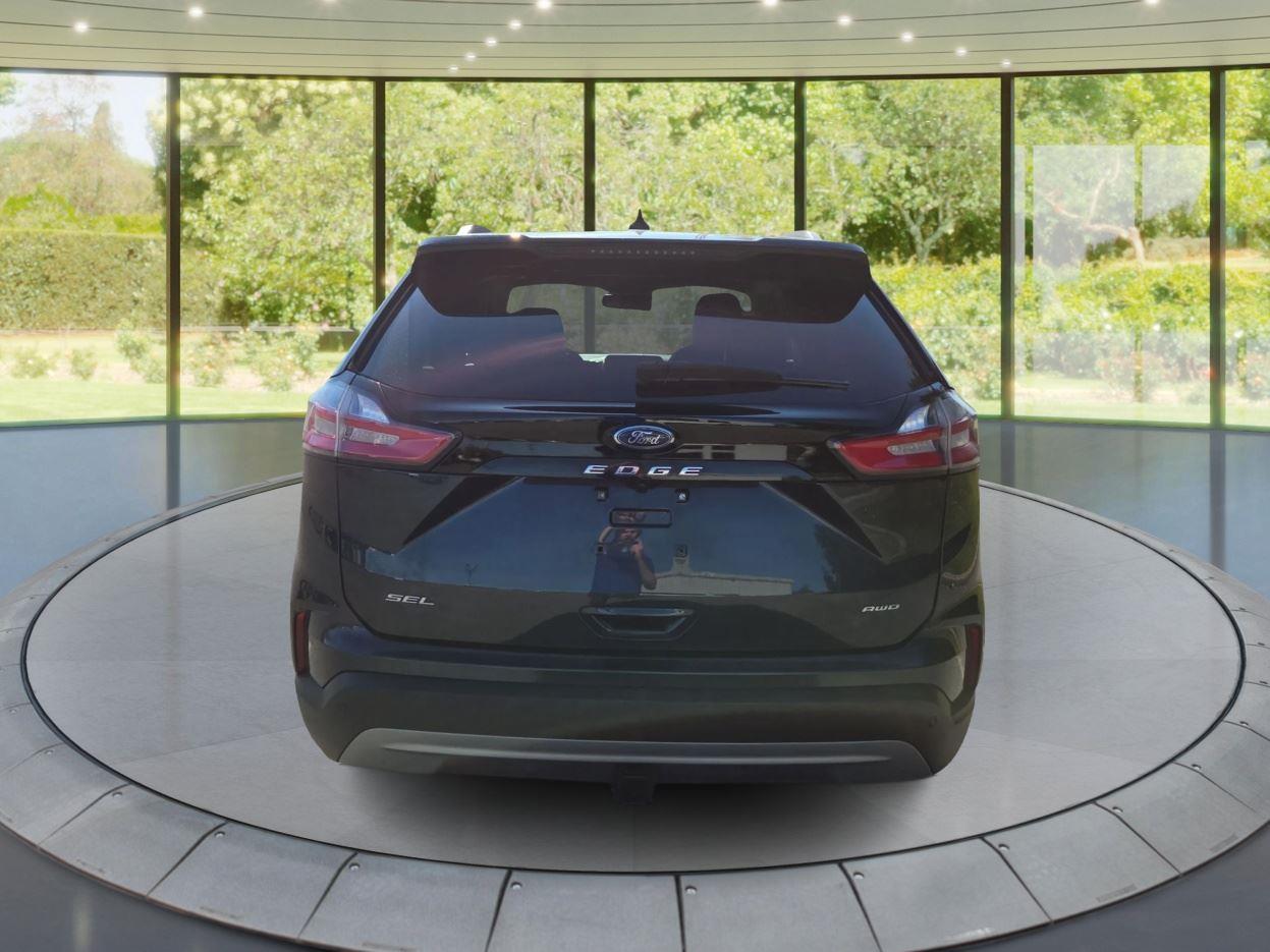 2022 Ford Edge SEL photo 3