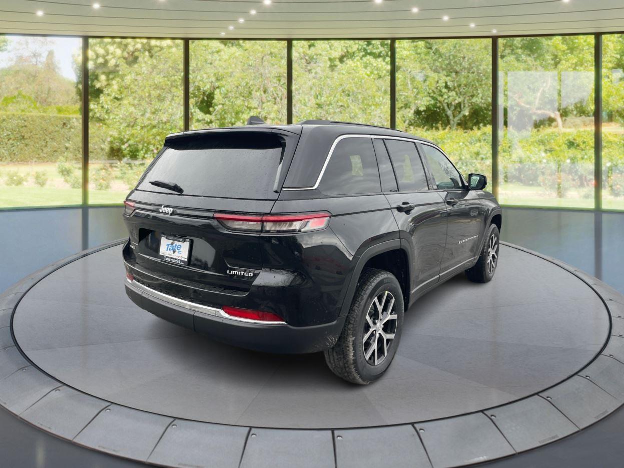 2025 Jeep Grand Cherokee Limited photo 3