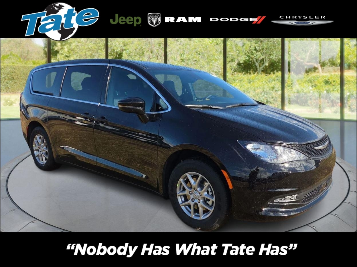 2026 Chrysler Voyager LX's photo