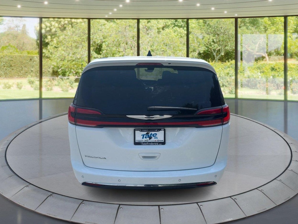 Used 2024 Chrysler Pacifica Touring L Van