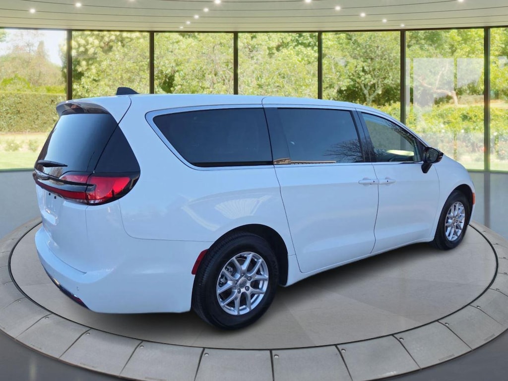 Certified 2024 Chrysler Pacifica Touring L Van