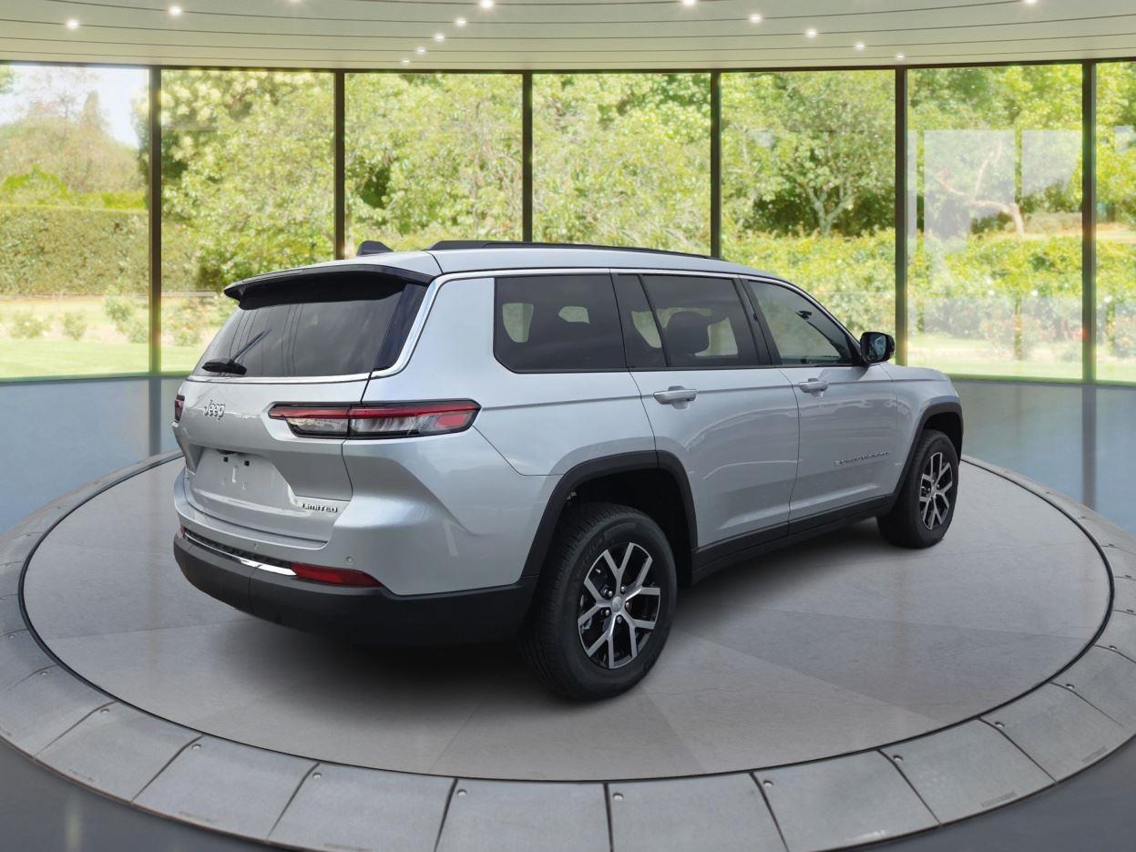 2025 Jeep Grand Cherokee Limited photo 3