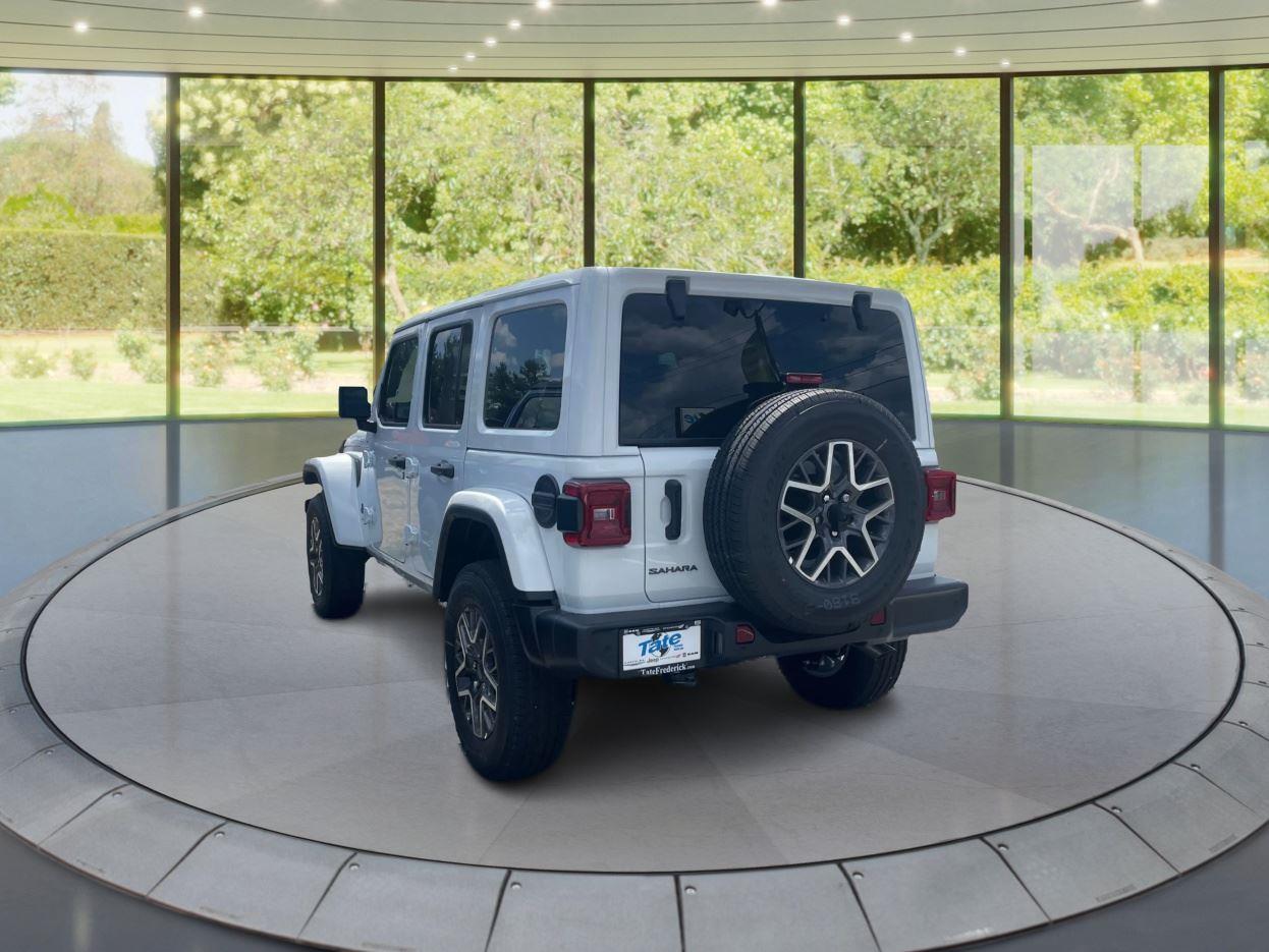 2025 Jeep Wrangler Sahara photo 3