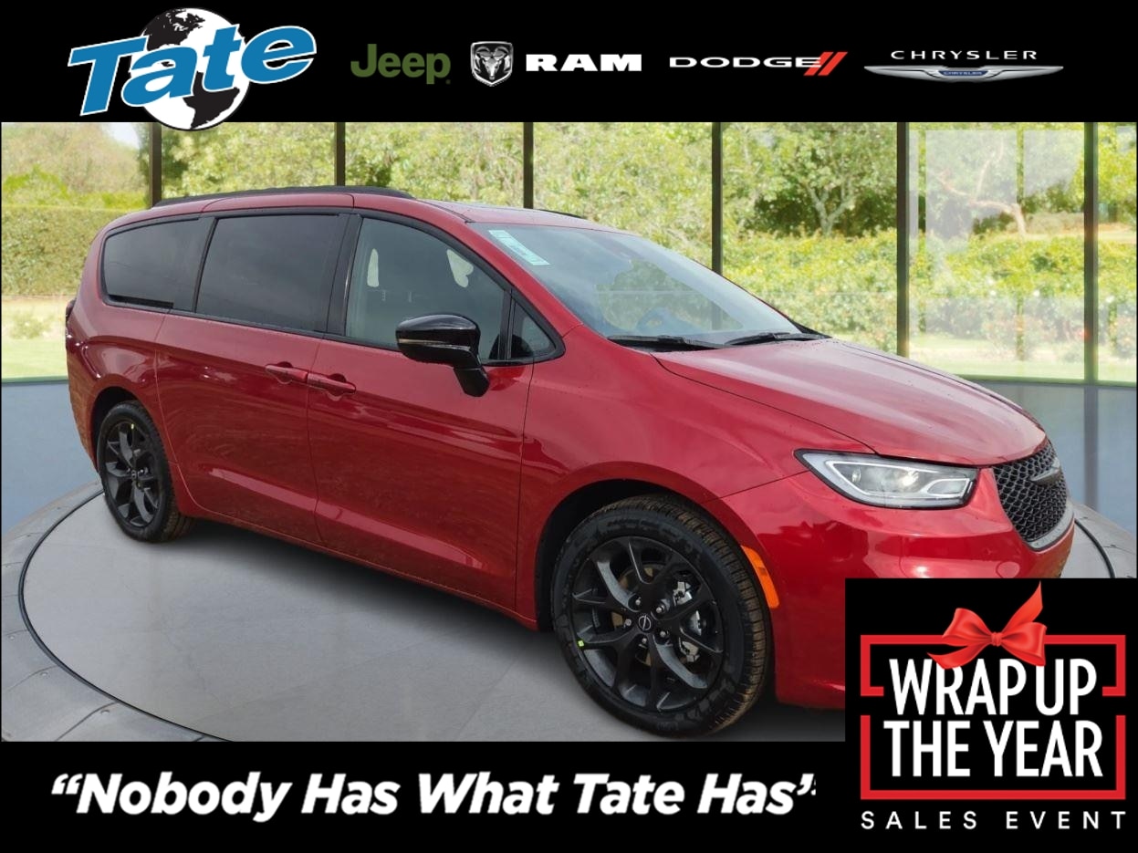 2026 Chrysler Pacifica Select's photo