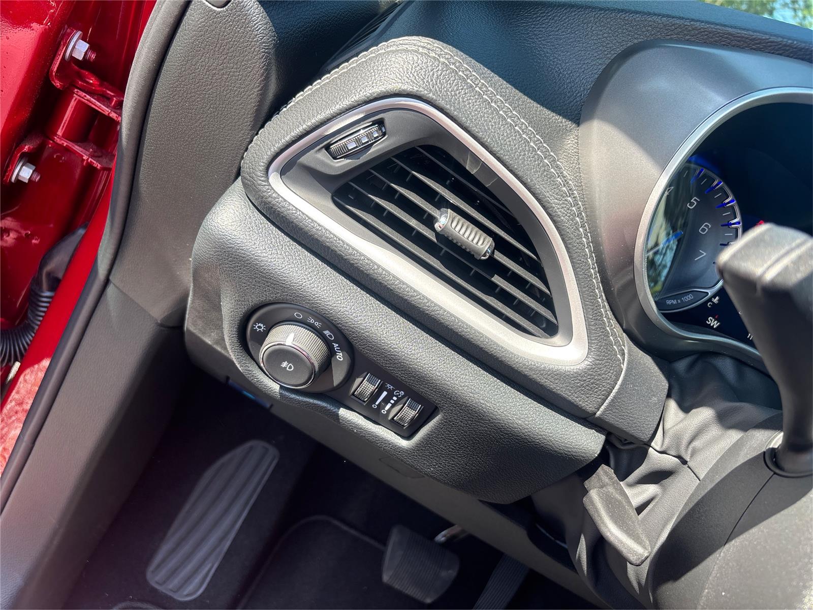 2025 Chrysler Pacifica Select - Photo 16