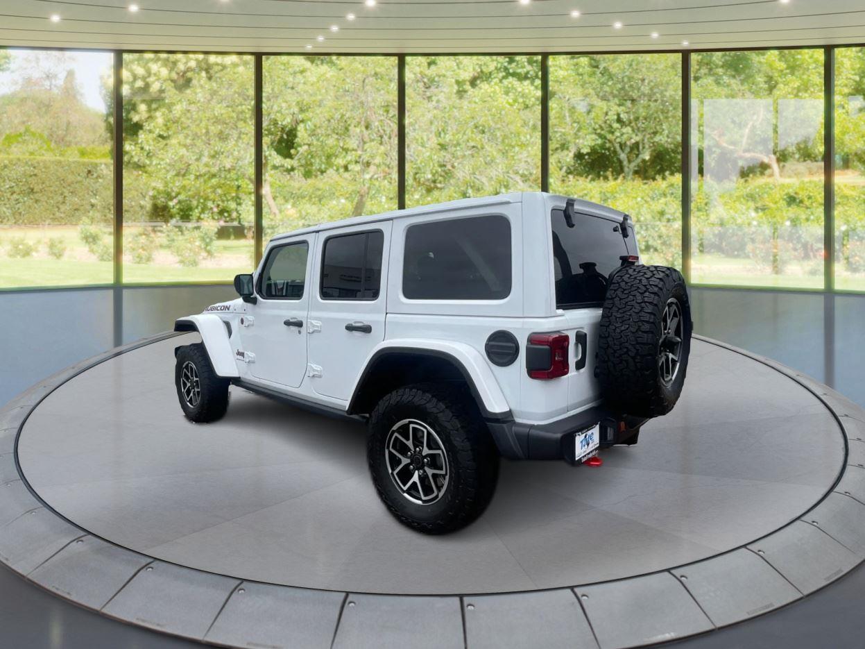 2025 Jeep Wrangler Rubicon photo 3