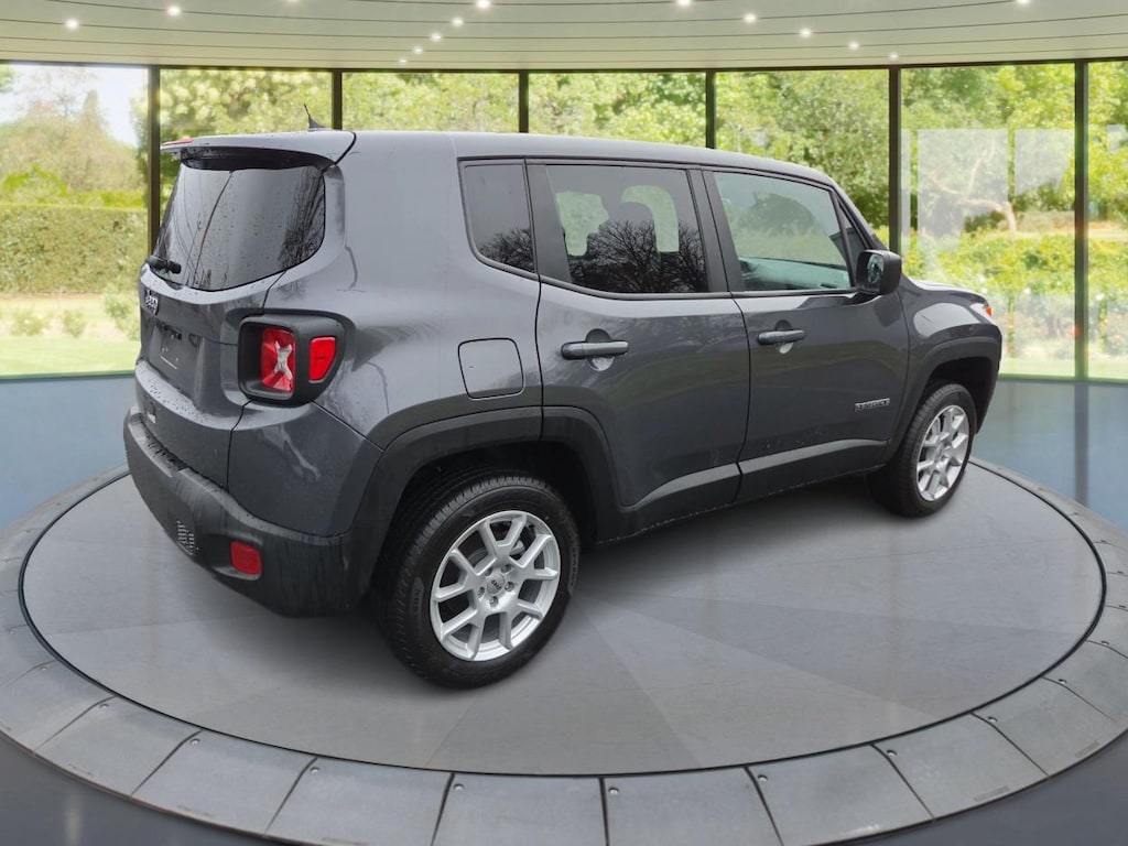 Used 2023 Jeep Renegade Latitude SUV