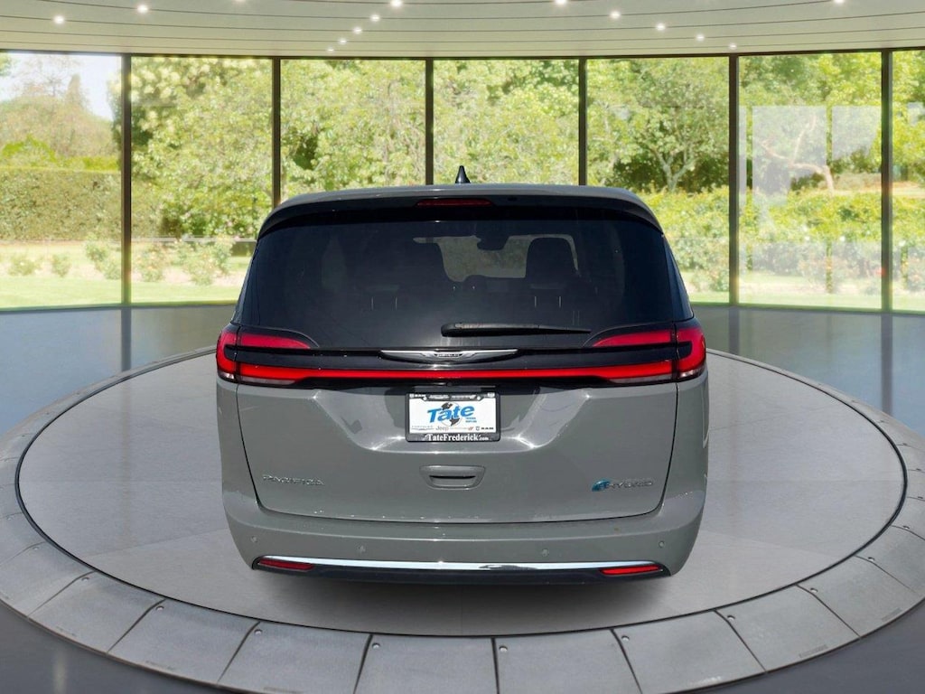 Used 2023 Chrysler Pacifica Hybrid Touring L Van