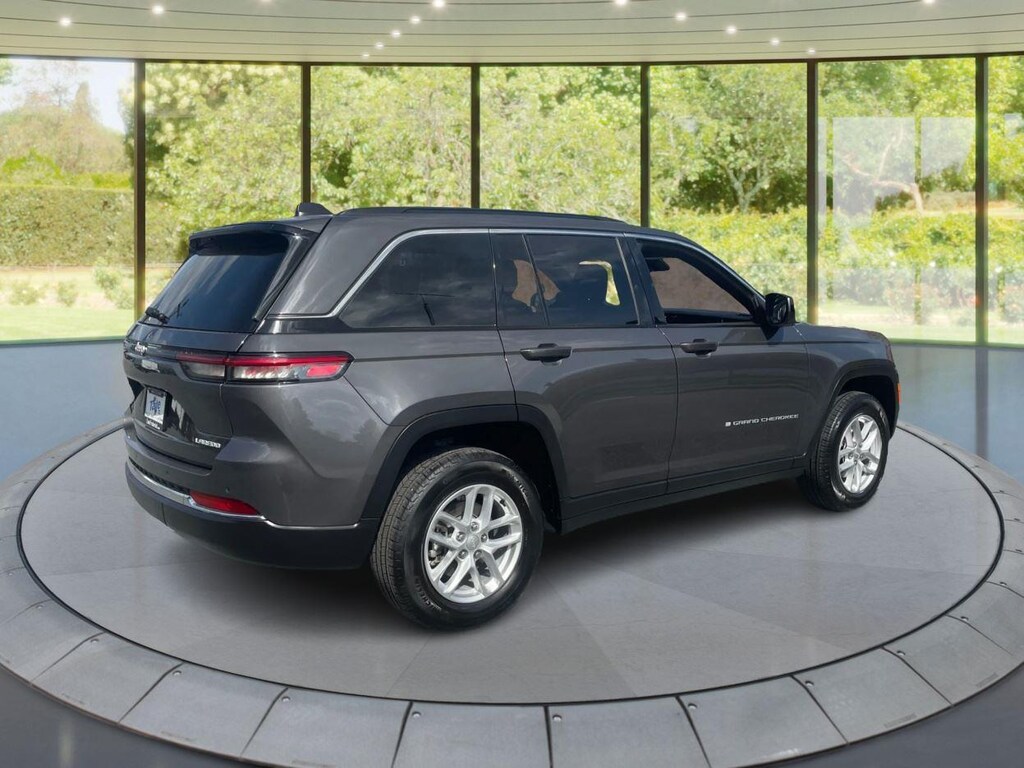 Used 2024 Jeep Grand Cherokee Laredo X SUV