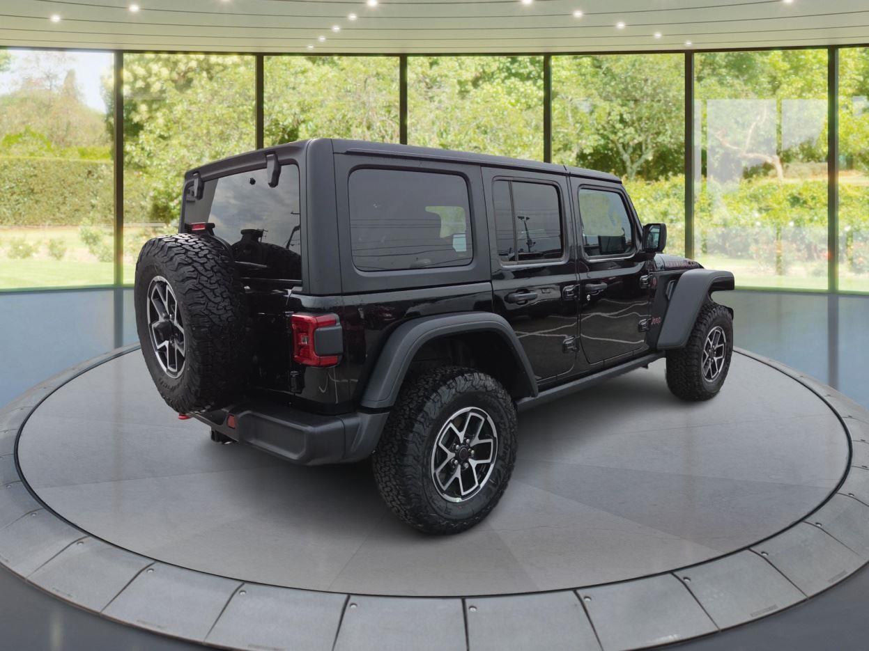 2025 Jeep Wrangler Rubicon photo 3