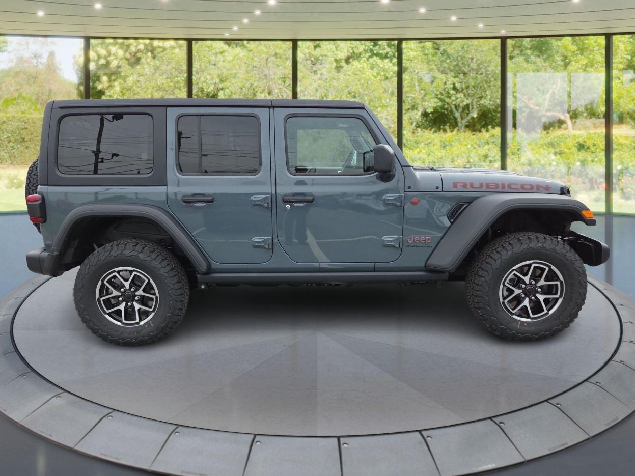 2025 Jeep Wrangler Rubicon photo 2