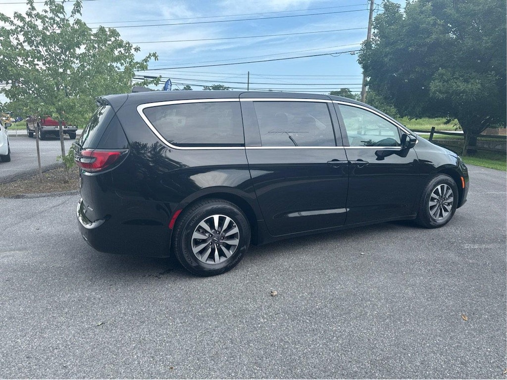 Certified 2024 Chrysler Pacifica Hybrid Select Van