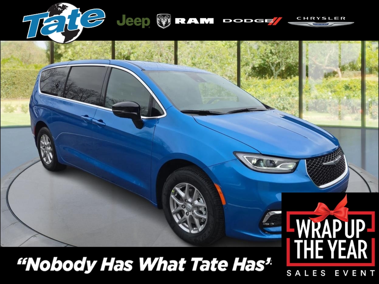 2026 Chrysler Pacifica Select's photo