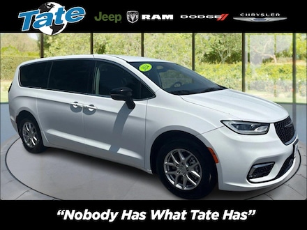 2024 Chrysler Pacifica Touring L Van