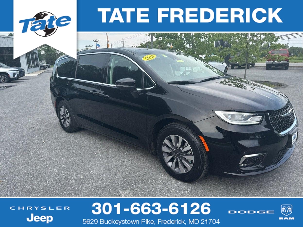 2024 Chrysler Pacifica Van 