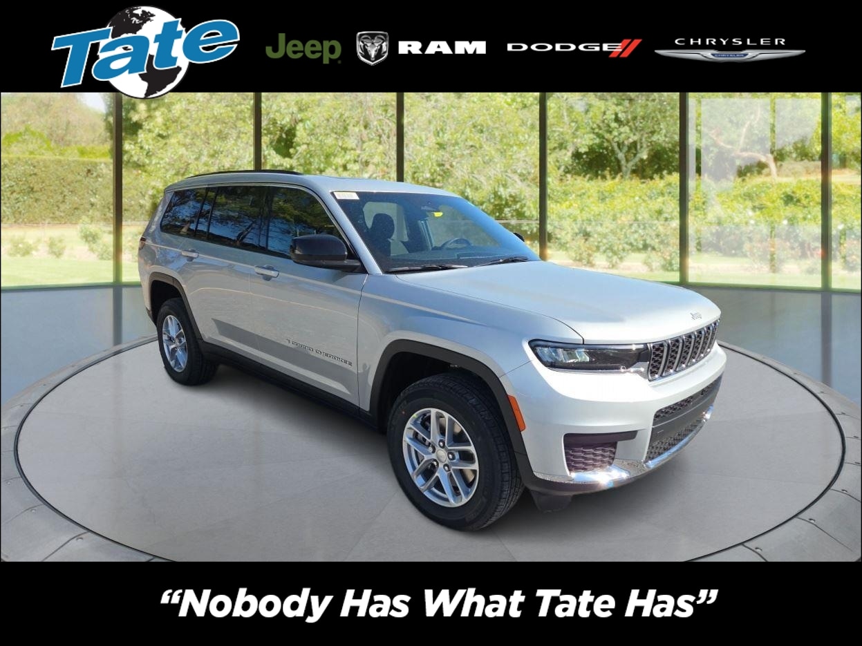 2025 Jeep Grand Cherokee L Laredo's photo